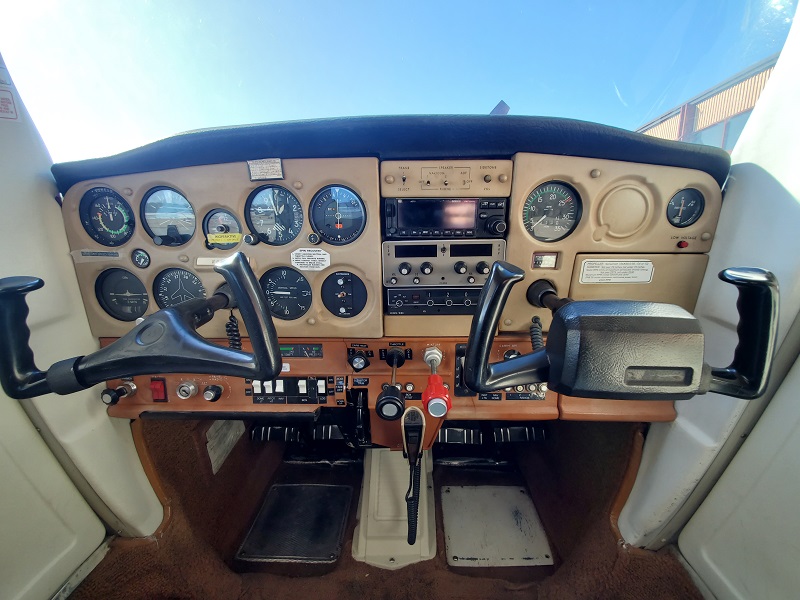 N68736 C-152 Panel